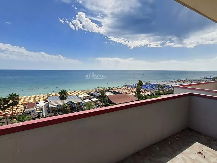 Immagine 3 di Appartamento in vendita  in lungomare marconi a Alba Adriatica