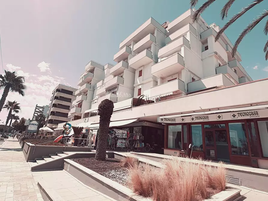 Immagine 22 di Appartamento in vendita  in lungomare marconi a Alba Adriatica