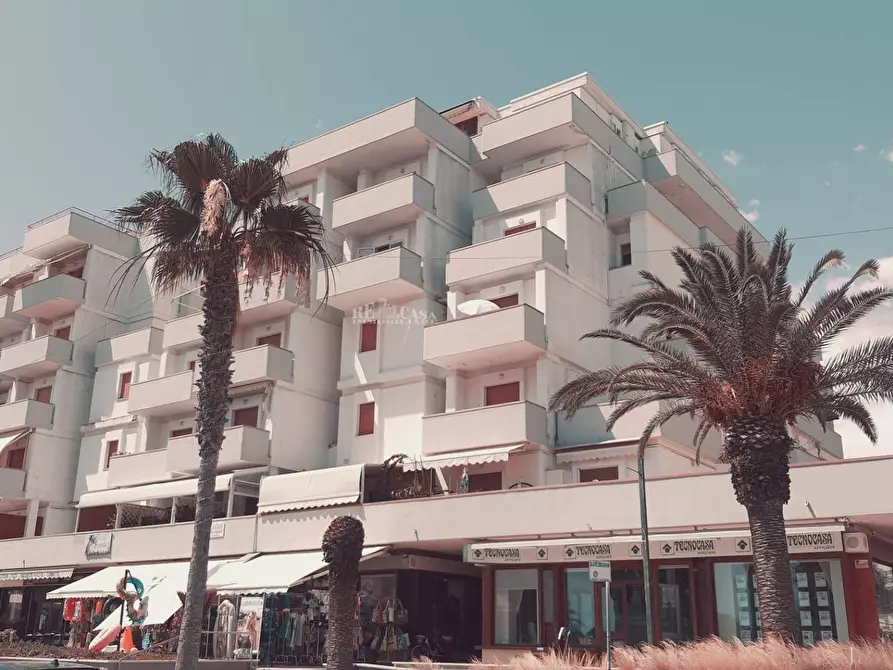 Immagine 4 di Appartamento in vendita  in lungomare marconi a Alba Adriatica