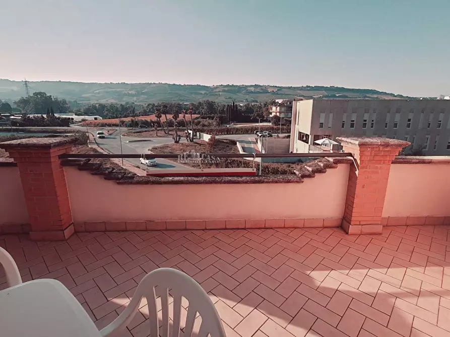 Immagine 19 di Appartamento in vendita  in via gentile da fabriano a Campofilone