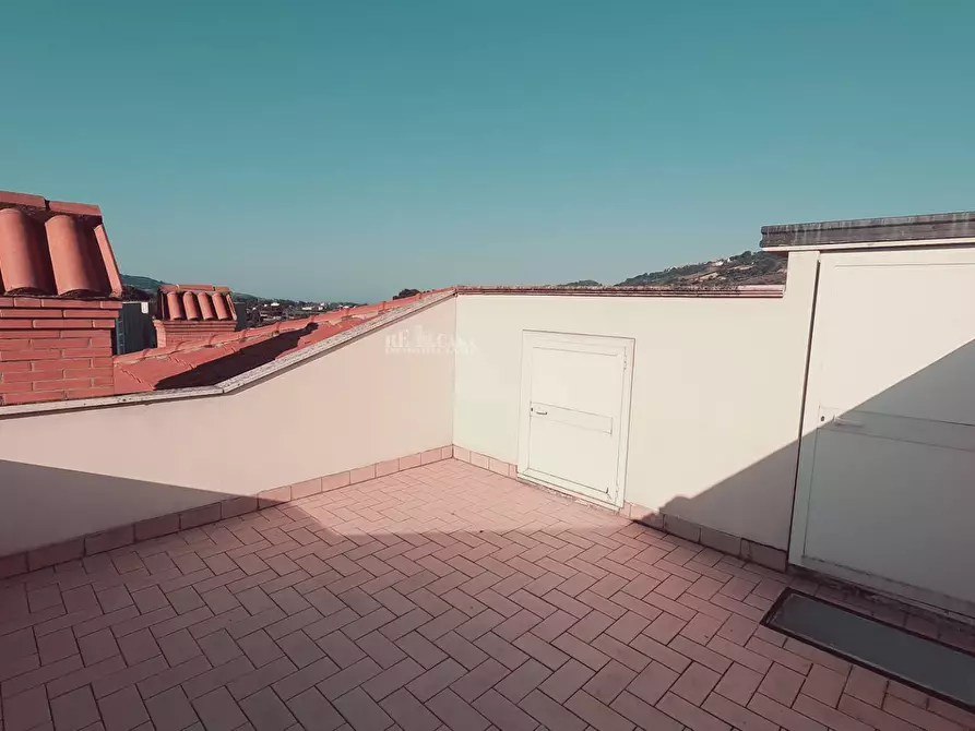 Immagine 23 di Appartamento in vendita  in via gentile da fabriano a Campofilone