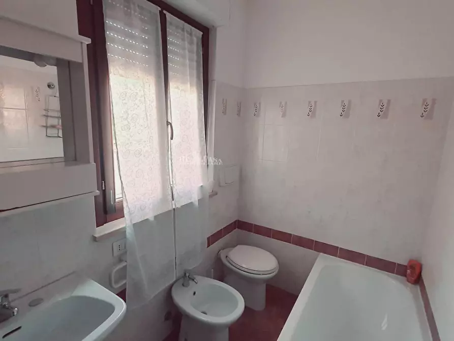 Immagine 15 di Appartamento in vendita  in via gentile da fabirano a Campofilone