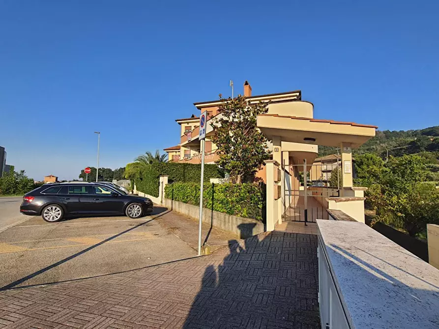 Immagine 21 di Appartamento in vendita  in via gentile da fabirano a Campofilone