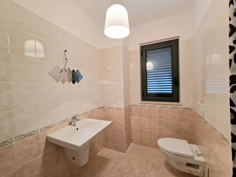 Immagine 13 di Appartamento in vendita  in Viale della Vittoria a Alba Adriatica