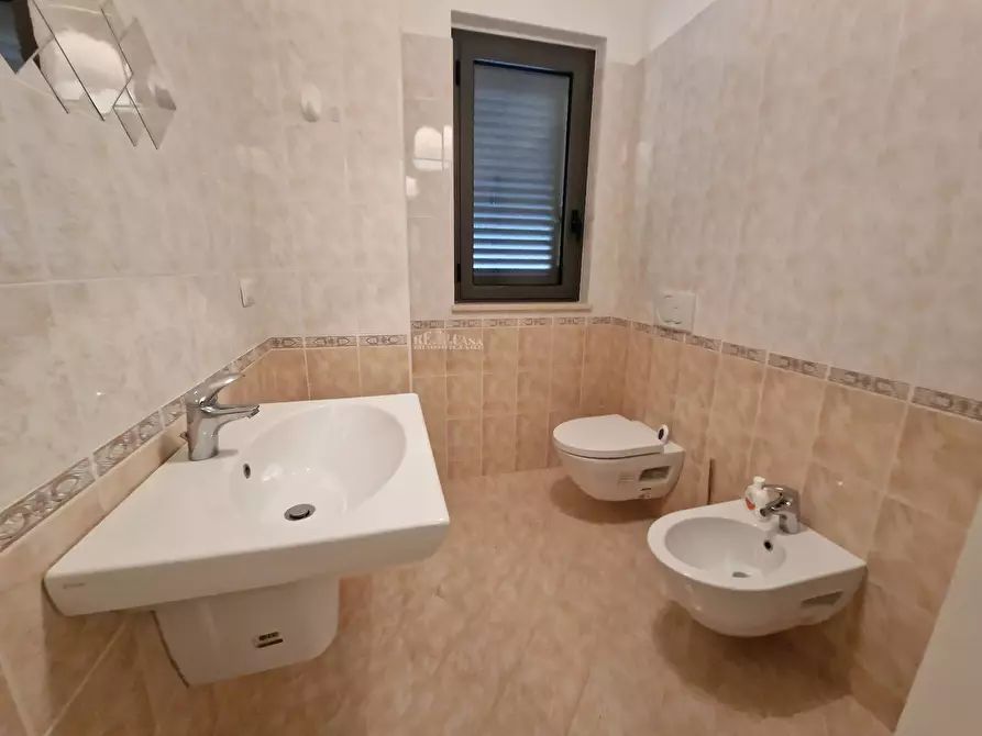 Immagine 17 di Appartamento in vendita  in Viale della Vittoria a Alba Adriatica