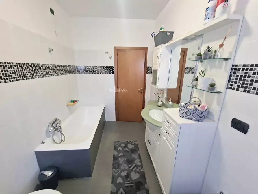 Immagine 25 di Appartamento in vendita  in Via Nino Bixio a Castel Di Lama