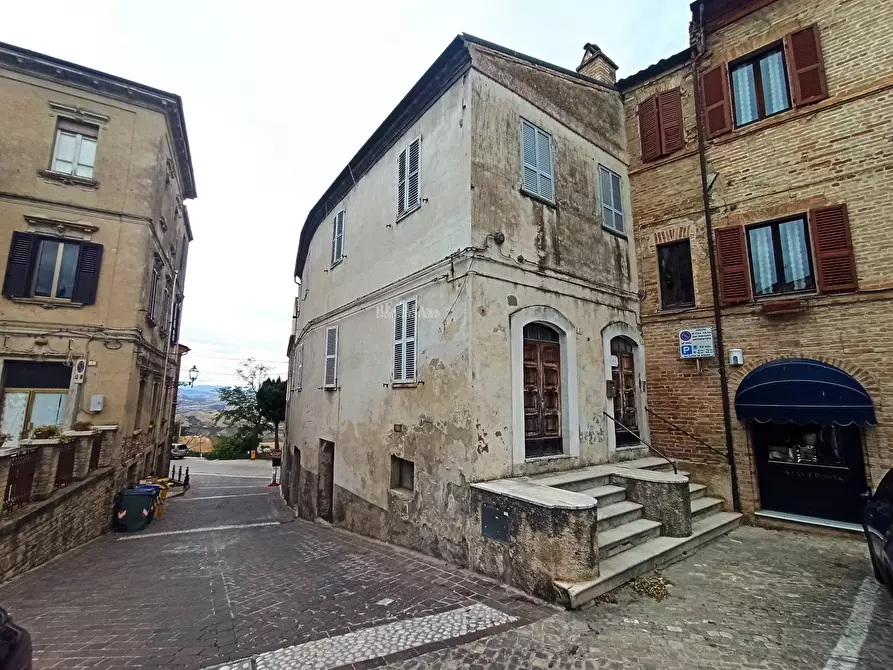 Immagine 1 di Casa indipendente in vendita  in largo Giuseppe Speranza a Ripatransone