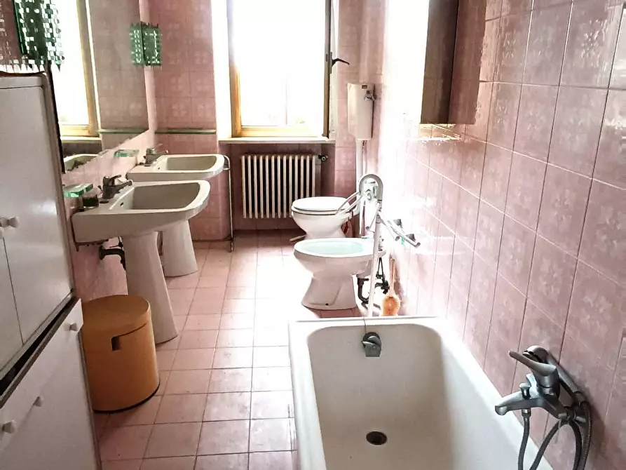 Immagine 17 di Casa indipendente in vendita  in roma a Acquaviva Picena