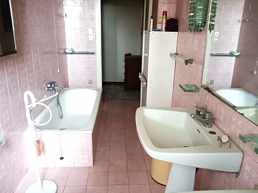 Immagine 18 di Casa indipendente in vendita  in roma a Acquaviva Picena