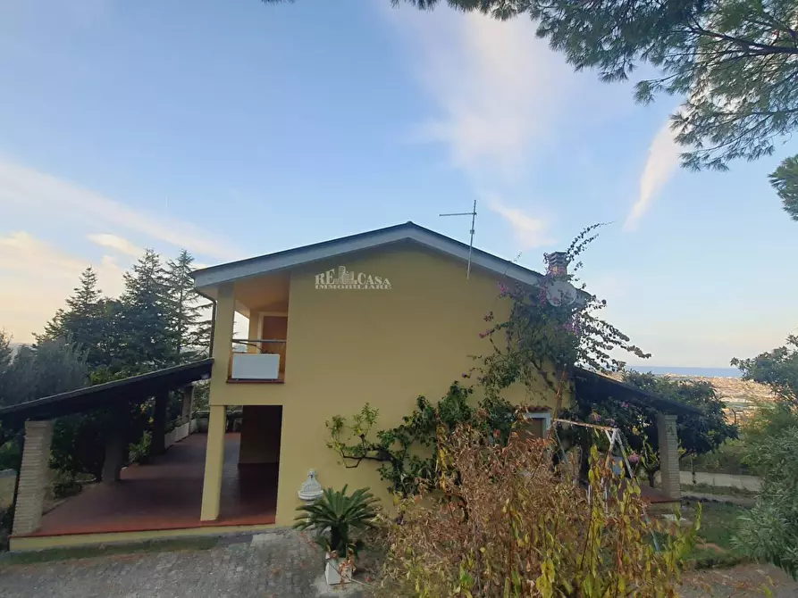 Immagine 10 di Villa in vendita  in via truentina a Colonnella