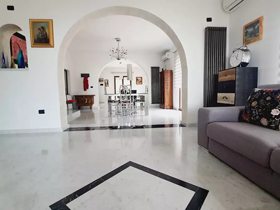 Immagine 25 di Villa in vendita  in vai san pietro a Tortoreto