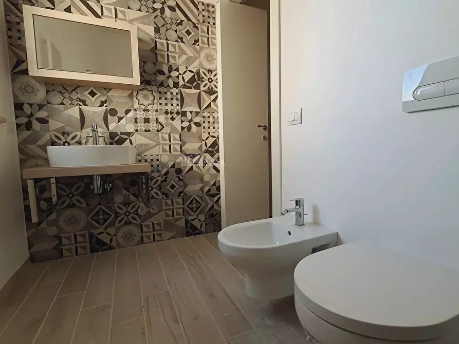 Immagine 8 di Appartamento in vendita  in via della repubblica a Alba Adriatica