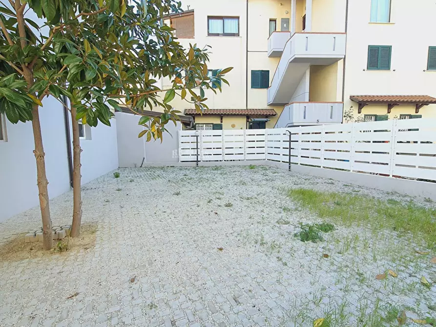 Immagine 22 di Appartamento in vendita  in via della repubblica a Alba Adriatica