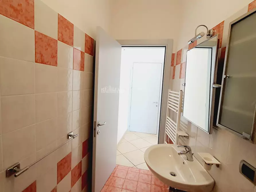 Immagine 23 di Appartamento in vendita  in via pola a San Benedetto Del Tronto