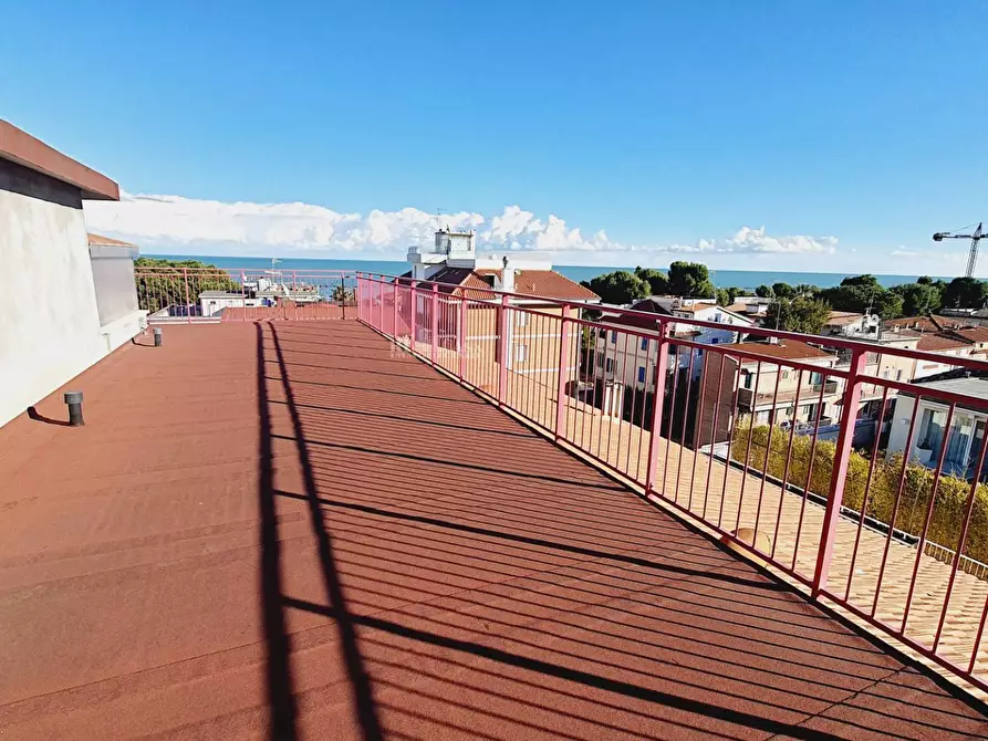 Immagine 28 di Appartamento in vendita  in via pola a San Benedetto Del Tronto