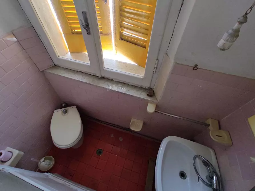 Immagine 24 di Casa indipendente in vendita  in via la spezia a San Benedetto Del Tronto