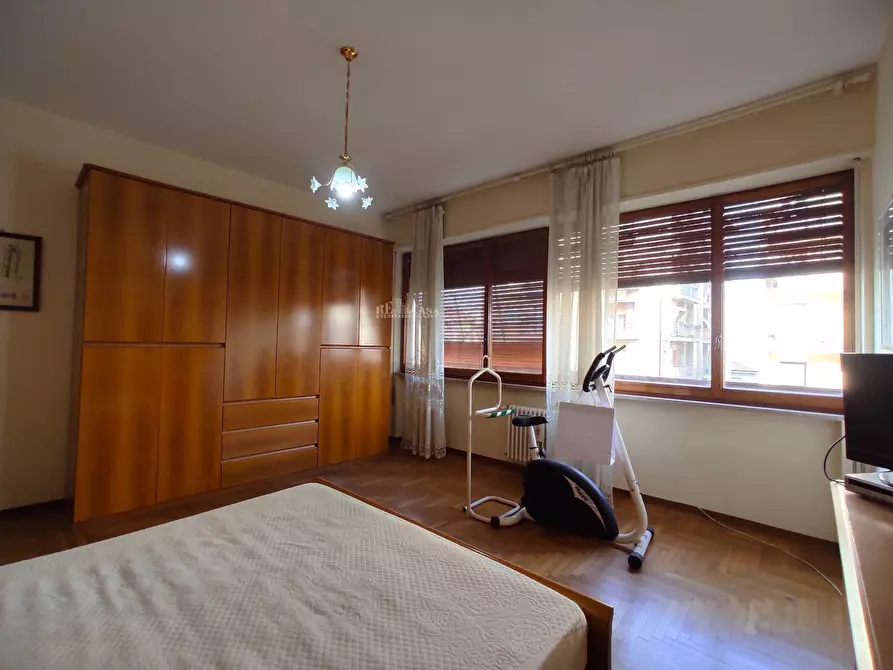 Immagine 13 di Appartamento in vendita  in via formentini a San Benedetto Del Tronto