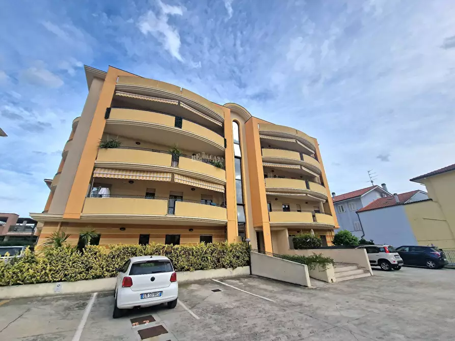 Immagine 2 di Appartamento in vendita  in Via Mazzini a Monteprandone