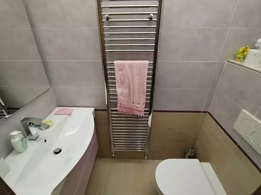 Immagine 23 di Appartamento in vendita  in via etruria a Alba Adriatica