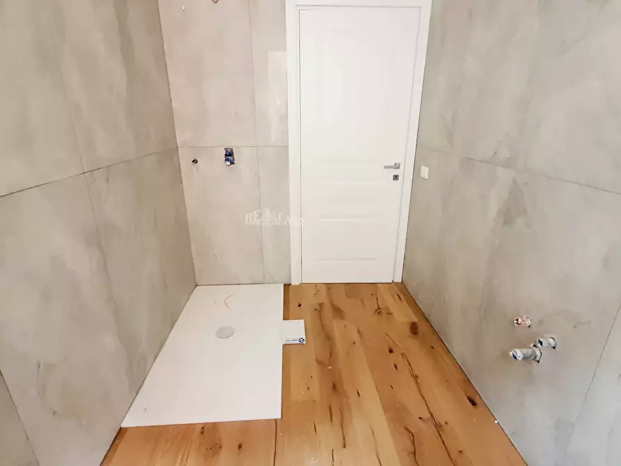 Immagine 17 di Appartamento in vendita  in via aspromonte a San Benedetto Del Tronto