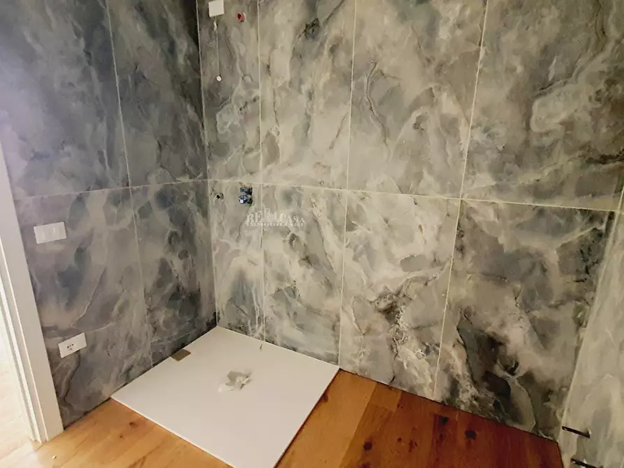 Immagine 19 di Appartamento in vendita  in via aspromonte a San Benedetto Del Tronto