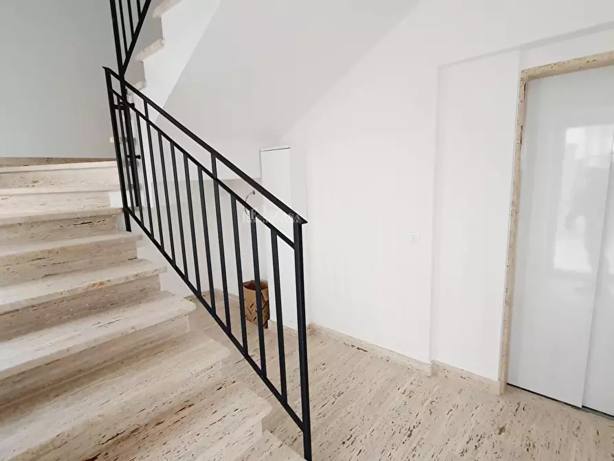 Immagine 22 di Appartamento in vendita  in via aspromonte a San Benedetto Del Tronto