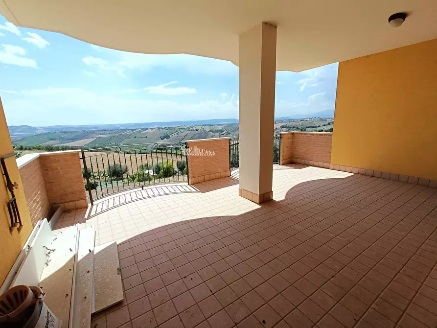 Immagine 2 di Appartamento in vendita  in contrada vallecupa a Colonnella