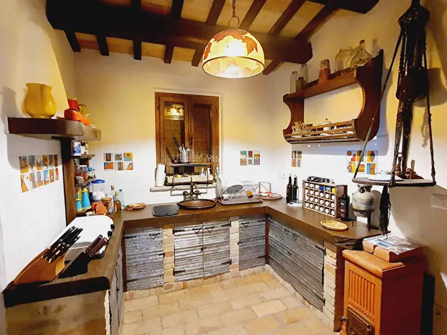 Immagine 2 di Rustico / casale in vendita  in contrada menocchia a Carassai