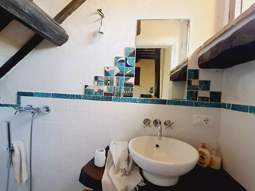 Immagine 14 di Rustico / casale in vendita  in contrada menocchia a Carassai