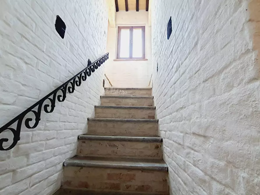 Immagine 26 di Rustico / casale in vendita  in contrada menocchia a Carassai