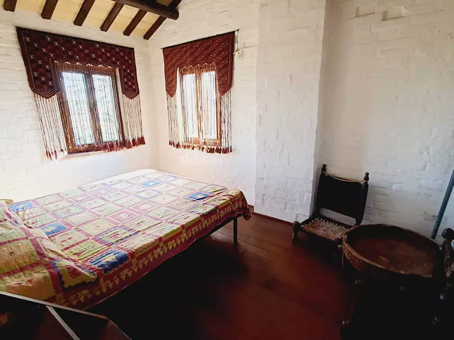 Immagine 17 di Rustico / casale in vendita  in contrada menocchia a Carassai