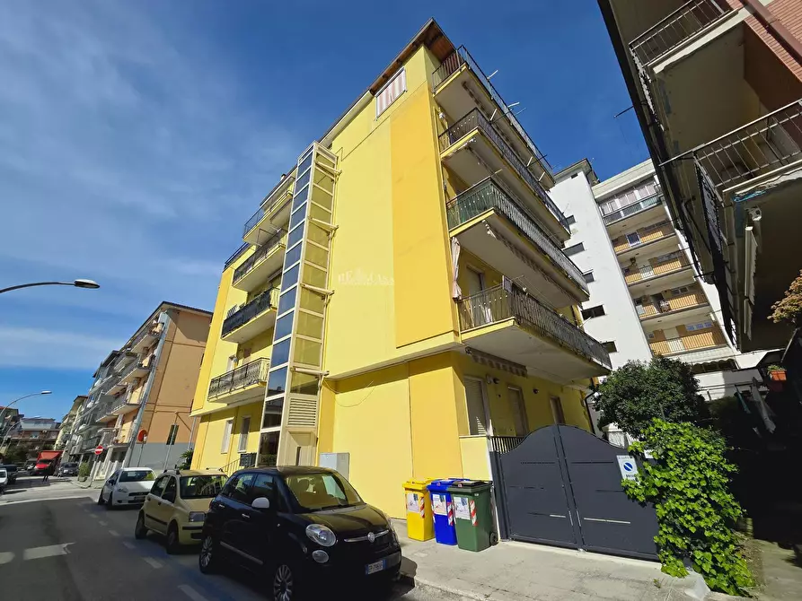 Immagine 1 di Appartamento in vendita  in Via dei Laureati a San Benedetto Del Tronto
