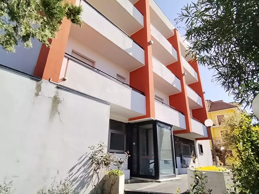 Immagine 12 di Palazzo in vendita  in via gramsci a Monteprandone