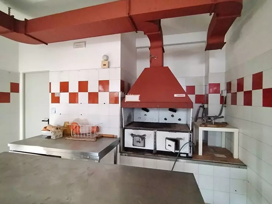 Immagine 16 di Palazzo in vendita  in via gramsci a Monteprandone