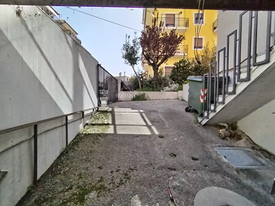 Immagine 18 di Palazzo in vendita  in via gramsci a Monteprandone