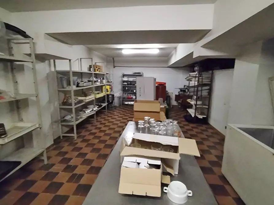 Immagine 20 di Palazzo in vendita  in via gramsci a Monteprandone