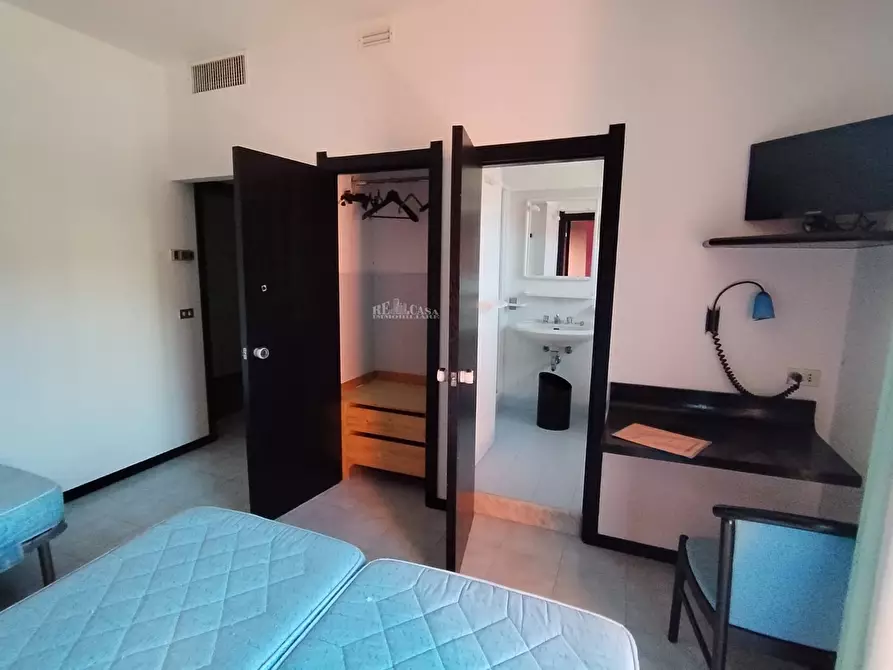 Immagine 22 di Palazzo in vendita  in via gramsci a Monteprandone