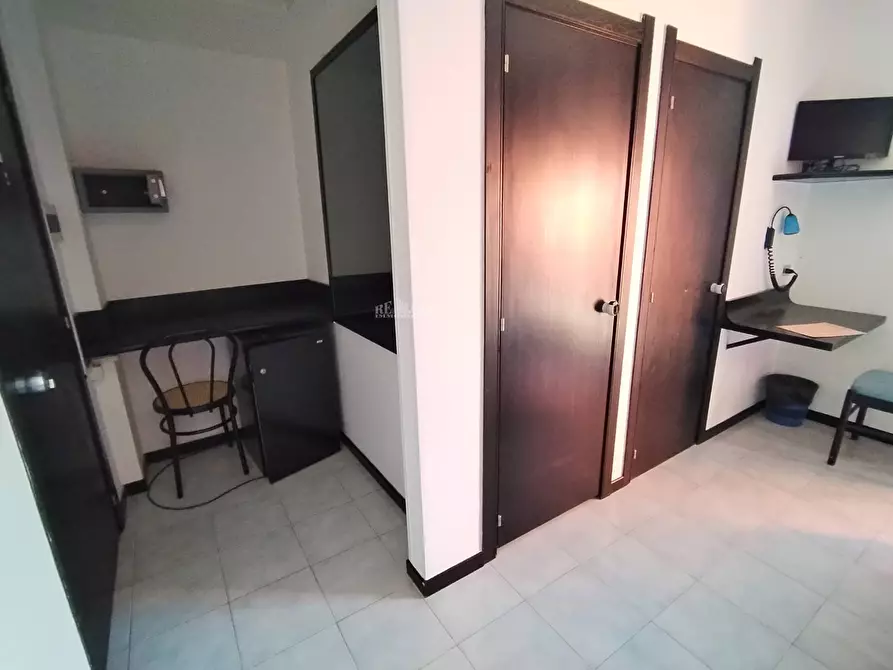 Immagine 23 di Palazzo in vendita  in via gramsci a Monteprandone