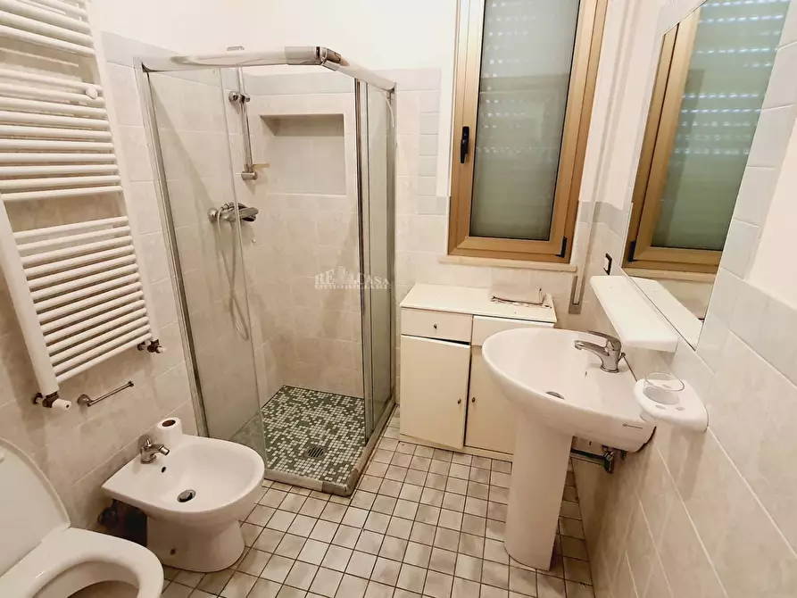 Immagine 19 di Appartamento in vendita  in via cola d'amatrice a Martinsicuro