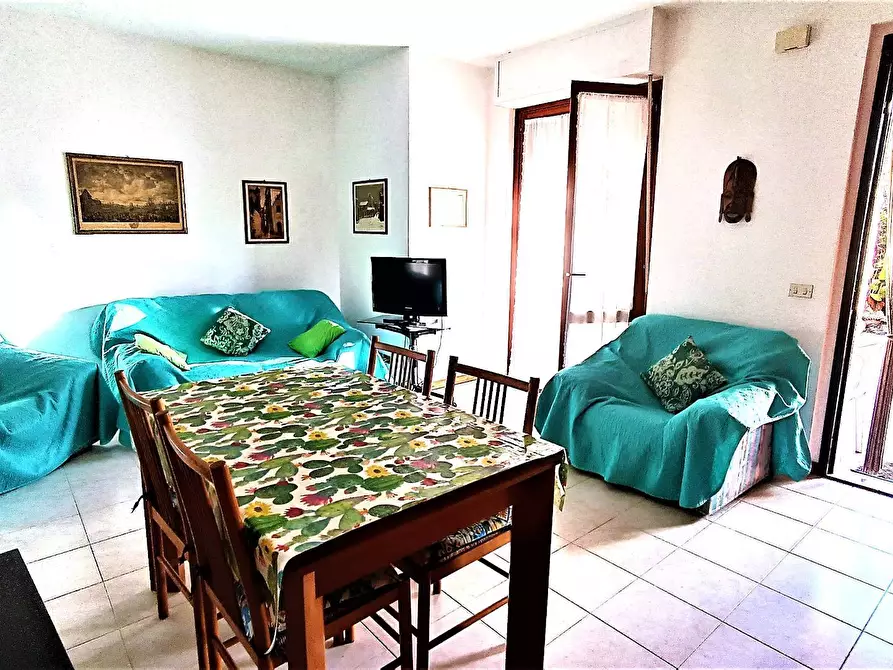 Immagine 8 di Appartamento in vendita  in via gramsci a Altidona