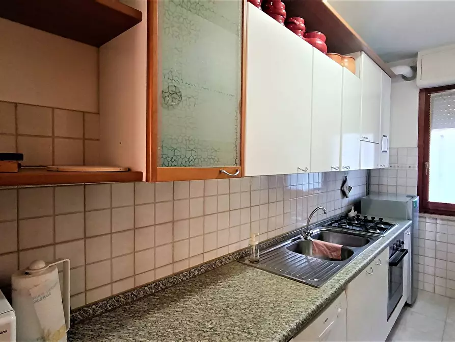 Immagine 15 di Appartamento in vendita  in via gramsci a Altidona