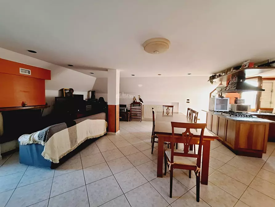 Immagine 3 di Appartamento in vendita  in contrada treazzano a Monsampolo Del Tronto