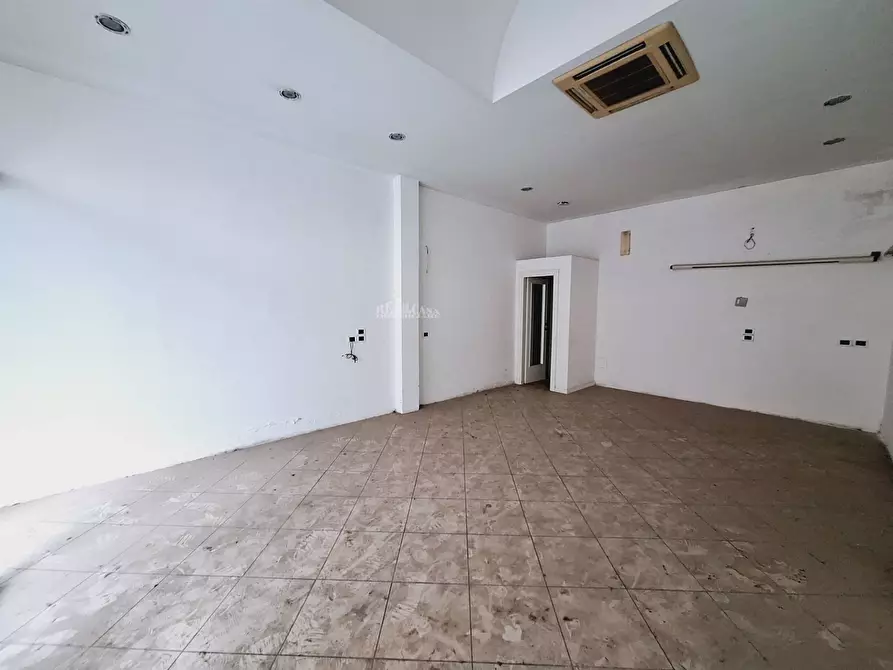 Immagine 4 di Locale commerciale in affitto  in via risorgimento a San Benedetto Del Tronto