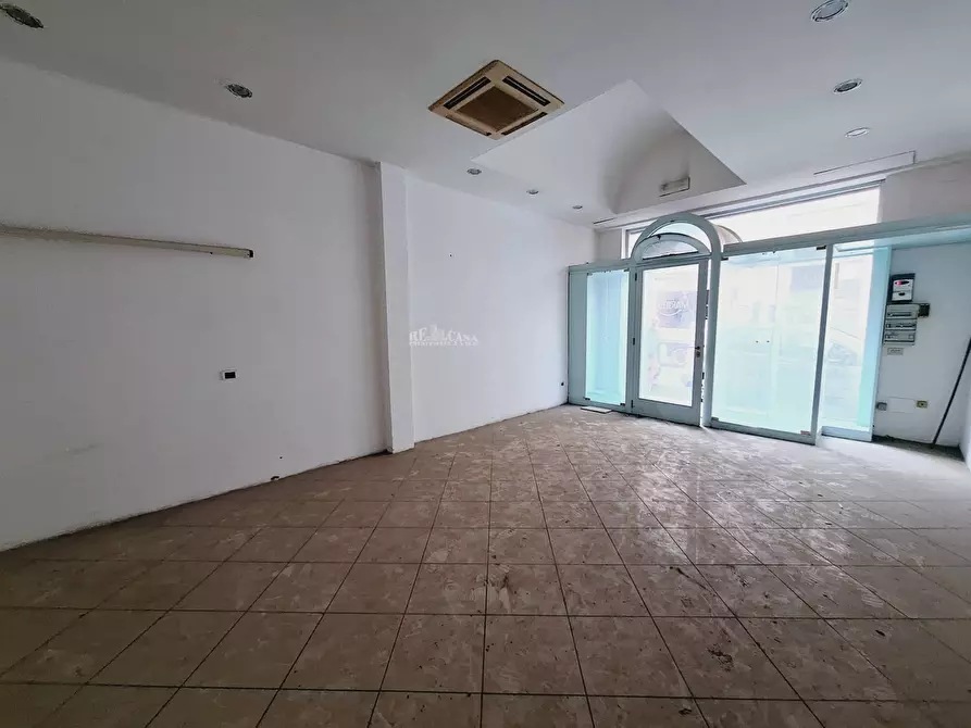 Immagine 2 di Locale commerciale in affitto  in via risorgimento a San Benedetto Del Tronto