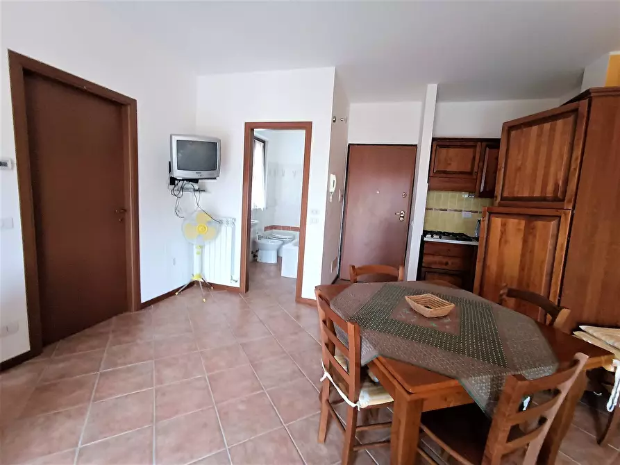 Immagine 4 di Appartamento in vendita  in via val d'aso a Campofilone