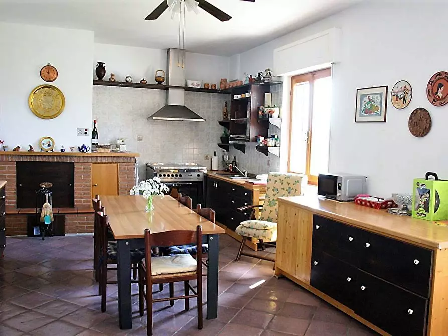 Immagine 2 di Casa indipendente in vendita  in Contrada di là di Menocchia, 63063 Carassai AP a Carassai