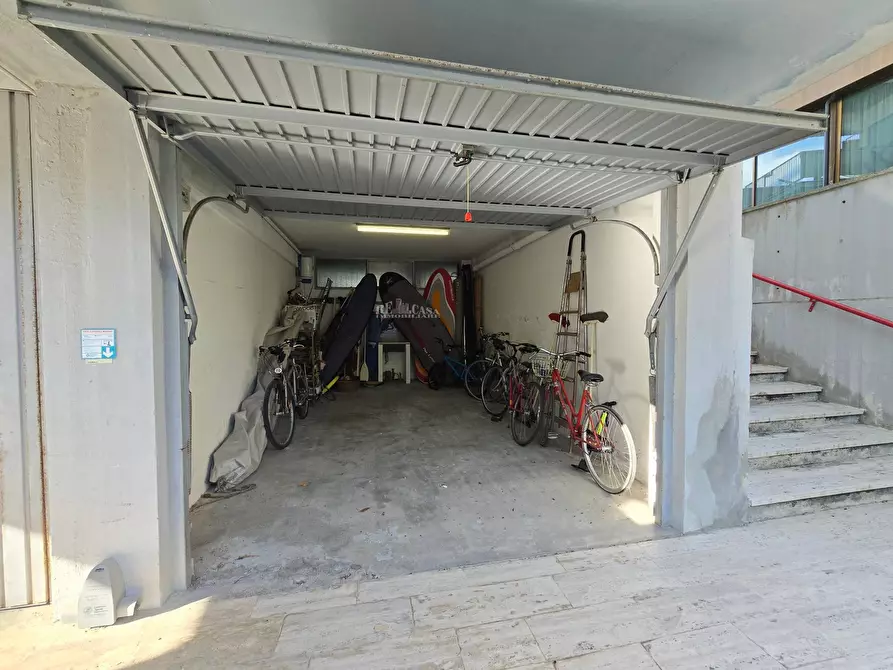 Immagine 2 di Box auto in vendita  in Via Zandonai a San Benedetto Del Tronto