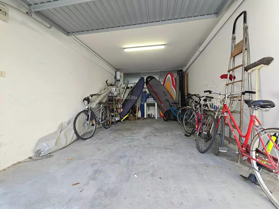 Immagine 3 di Box auto in vendita  in Via Zandonai a San Benedetto Del Tronto