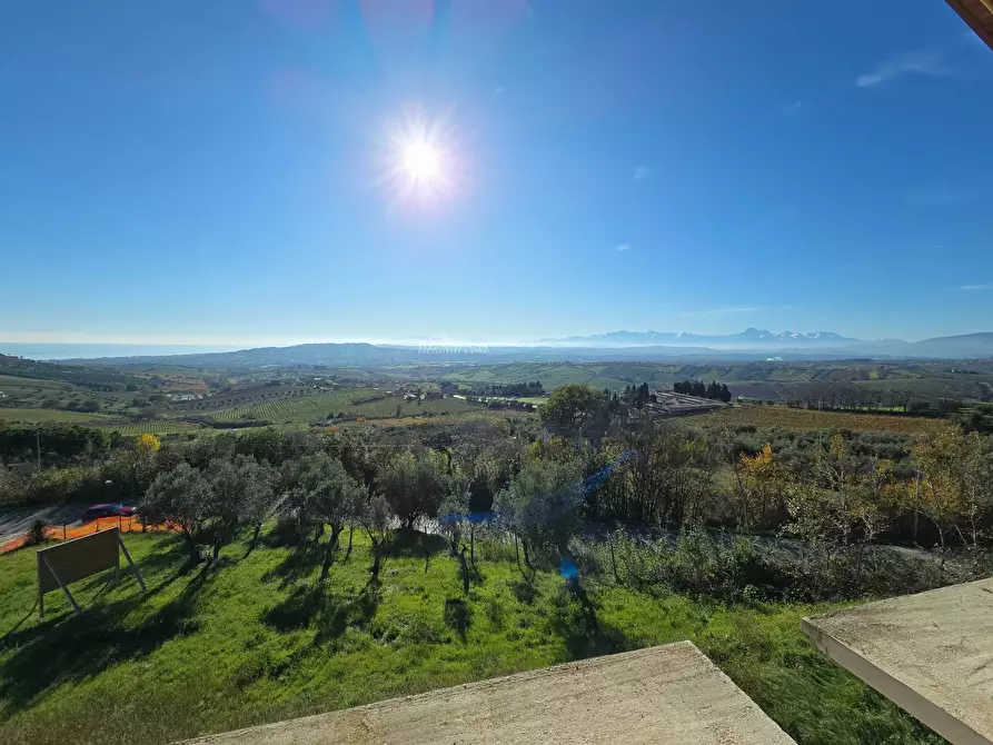 Immagine 6 di Villa in vendita  in via ignazio silone a Colonnella