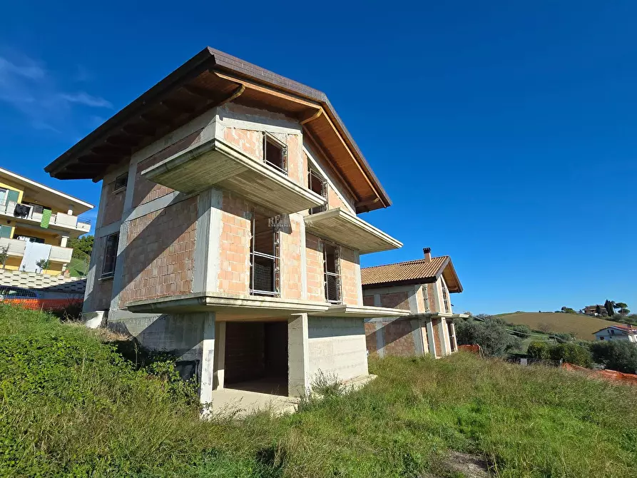 Immagine 9 di Villa in vendita  in via ignazio silone a Colonnella